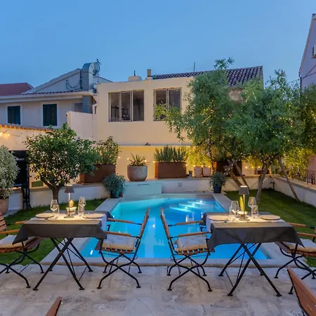 Casa Columba - 4 Star Design Boutique With Outdoor Pool & Private Garden (adults Only) Affittacamere