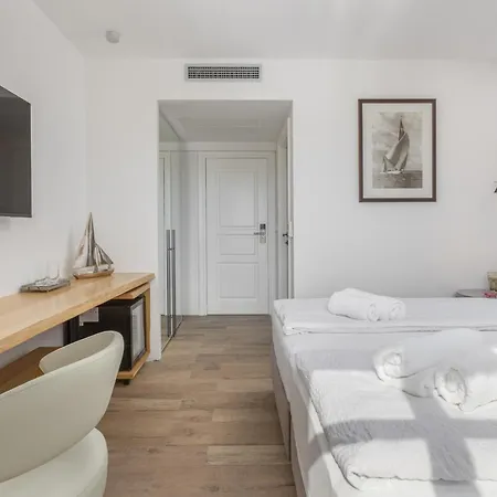 Guest house New - Casa Columba - 4 Star Design Boutique With Outdoor Pool & Private Garden (adults Only) Makarska