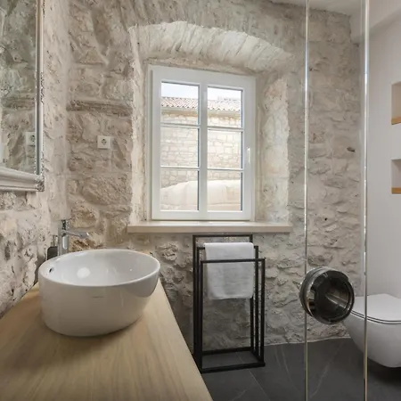 New - Casa Columba - 4 Star Design Boutique With Outdoor Pool & Private Garden (adults Only) Guest house Makarska