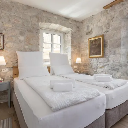 New - Casa Columba - 4 Star Design Boutique With Outdoor Pool & Private Garden (adults Only) Guest house