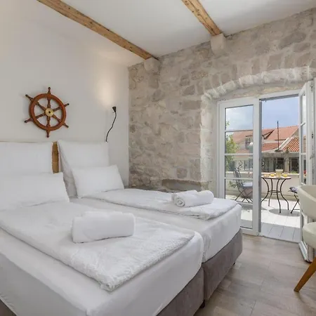 New - Casa Columba - 4 Star Design Boutique With Outdoor Pool & Private Garden (adults Only) Guest house