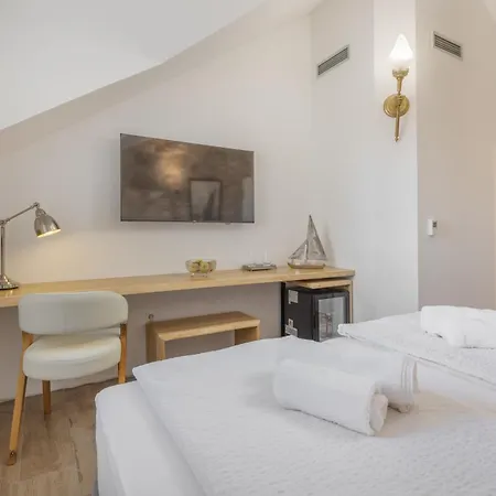 New - Casa Columba - 4 Star Design Boutique With Outdoor Pool & Private Garden (adults Only) Gasthof Makarska