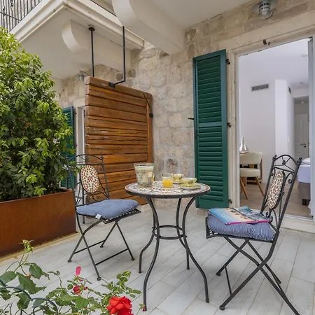 Πανσιόν New - Casa Columba - 4 Star Design Boutique With Outdoor Pool & Private Garden (adults Only) 4*